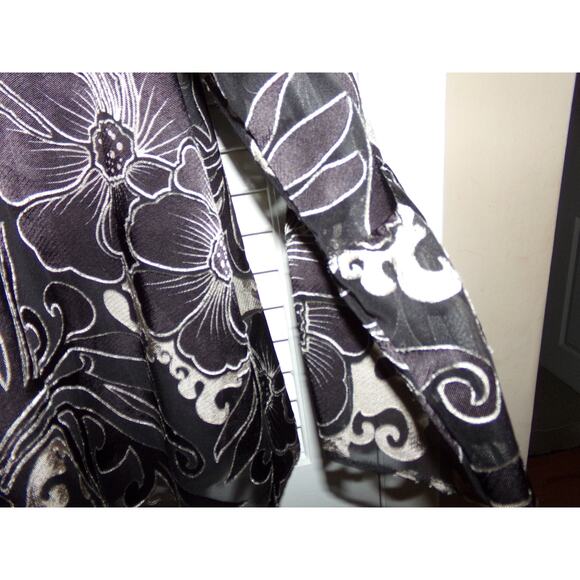 Vintage JM Collection black and gold top size XL 3/4 ruffled sleeves - Picture 3 of 6